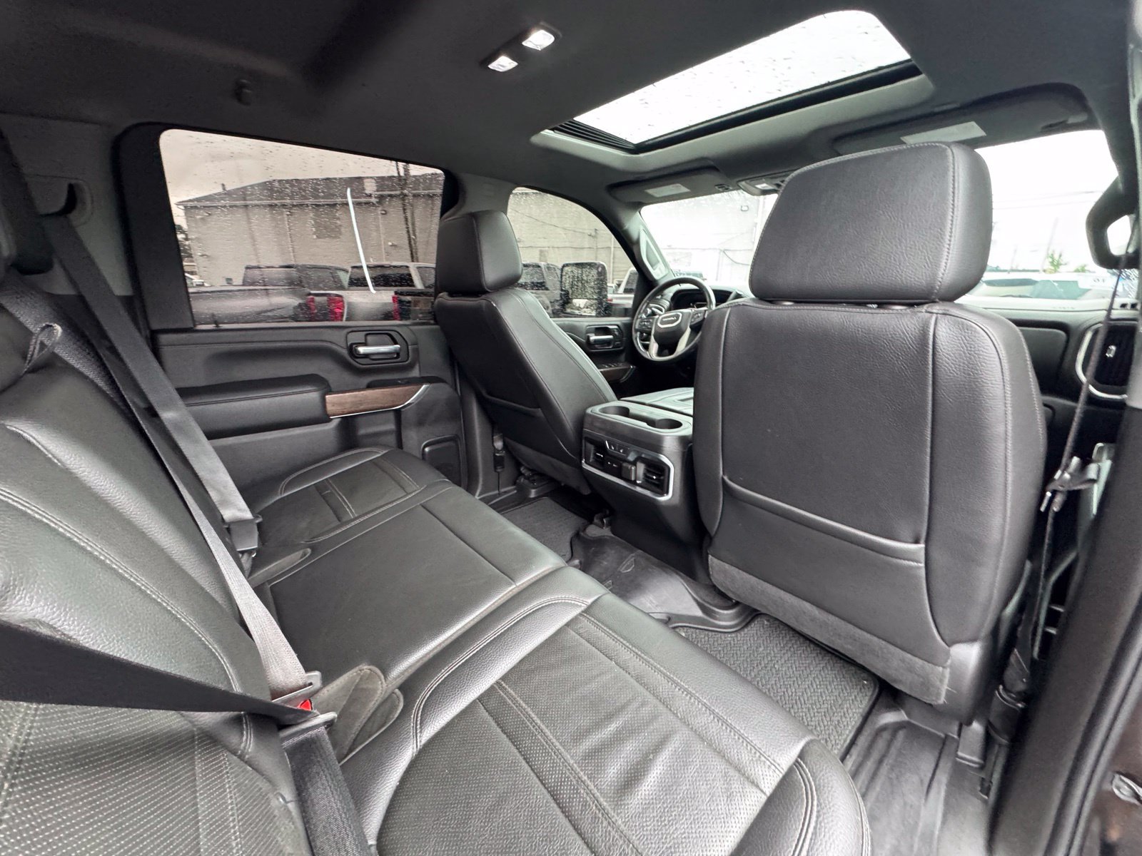Used 2021 GMC Sierra 2500 Denali w/ Denali Black Diamond Edition AWD/4WD image 32