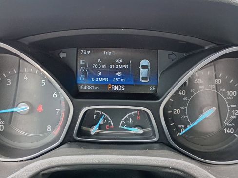 Used 2018 Ford Focus SE w/ SE Appearance Package FWD image 10