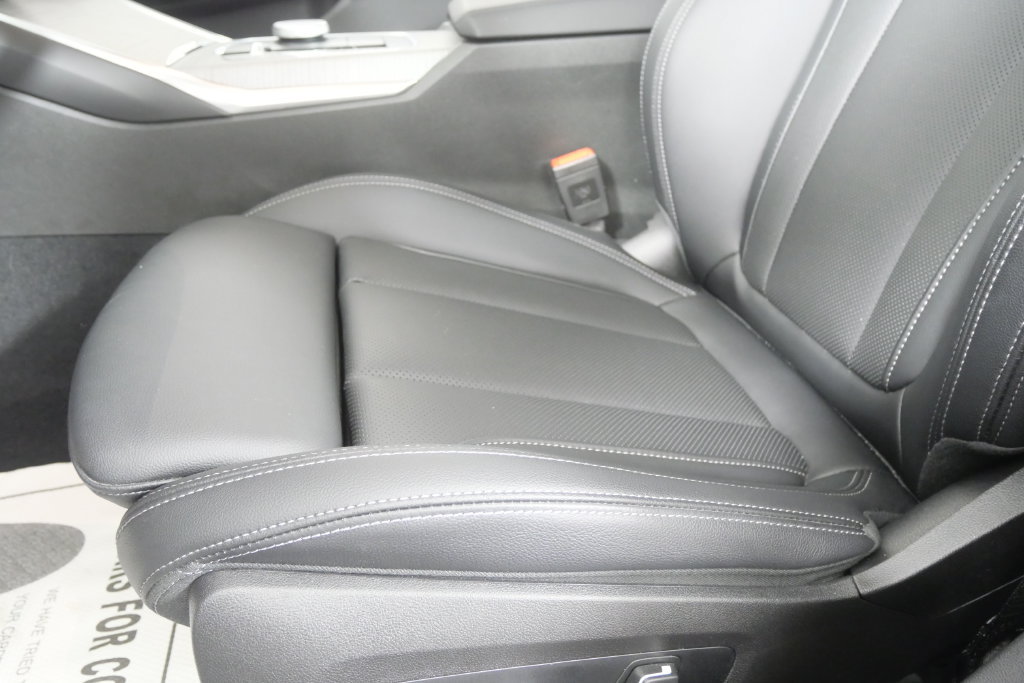 Used 2026 BMW 330i Sedan RWD image 10