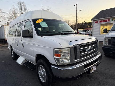 Used 2010 Ford E-250 and Econoline 250 Extended image 4