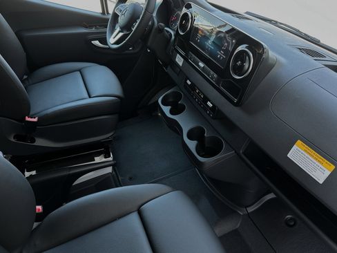 New 2024 Mercedes-Benz Sprinter 4500 image 16