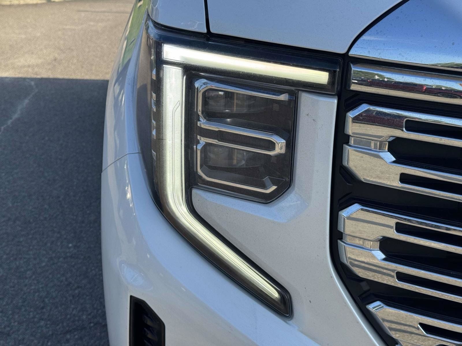 Used 2023 GMC Sierra 1500 Denali w/ Denali Reserve Package AWD/4WD image 9