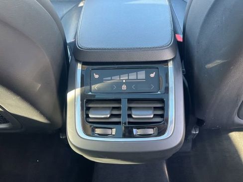 Used 2020 Volvo XC90 T5 Momentum w/ Protection Package Premier image 19