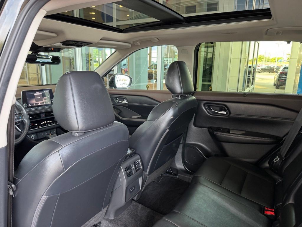 Used 2023 Nissan Rogue SV w/ SV Premium B Package FWD image 24