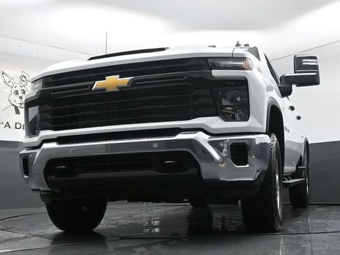 New 2026 Chevrolet Silverado 3500 W/T w/ WT/CX Safety Package AWD/4WD image 4