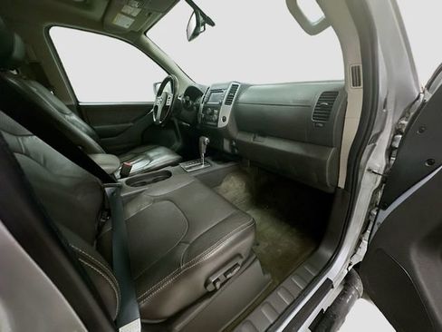 Used 2017 Nissan Frontier PRO-4X w/ Pro-4x Luxury Package image 26