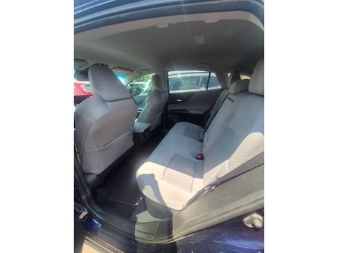 Used 2021 Toyota Venza LE w/ Carpet Mat Package (TMS) AWD/4WD image 6