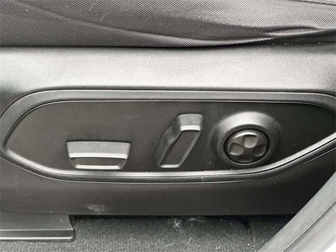 Certified 2024 Jeep Grand Cherokee Laredo X image 15