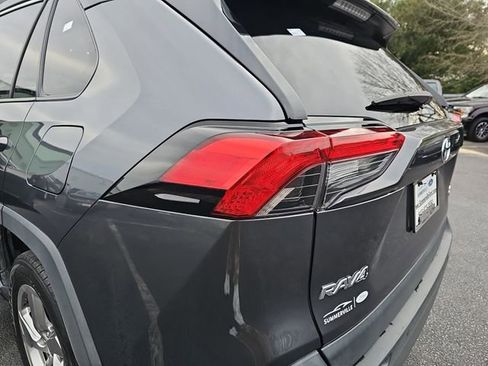Used 2021 Toyota RAV4 XLE Premium image 35