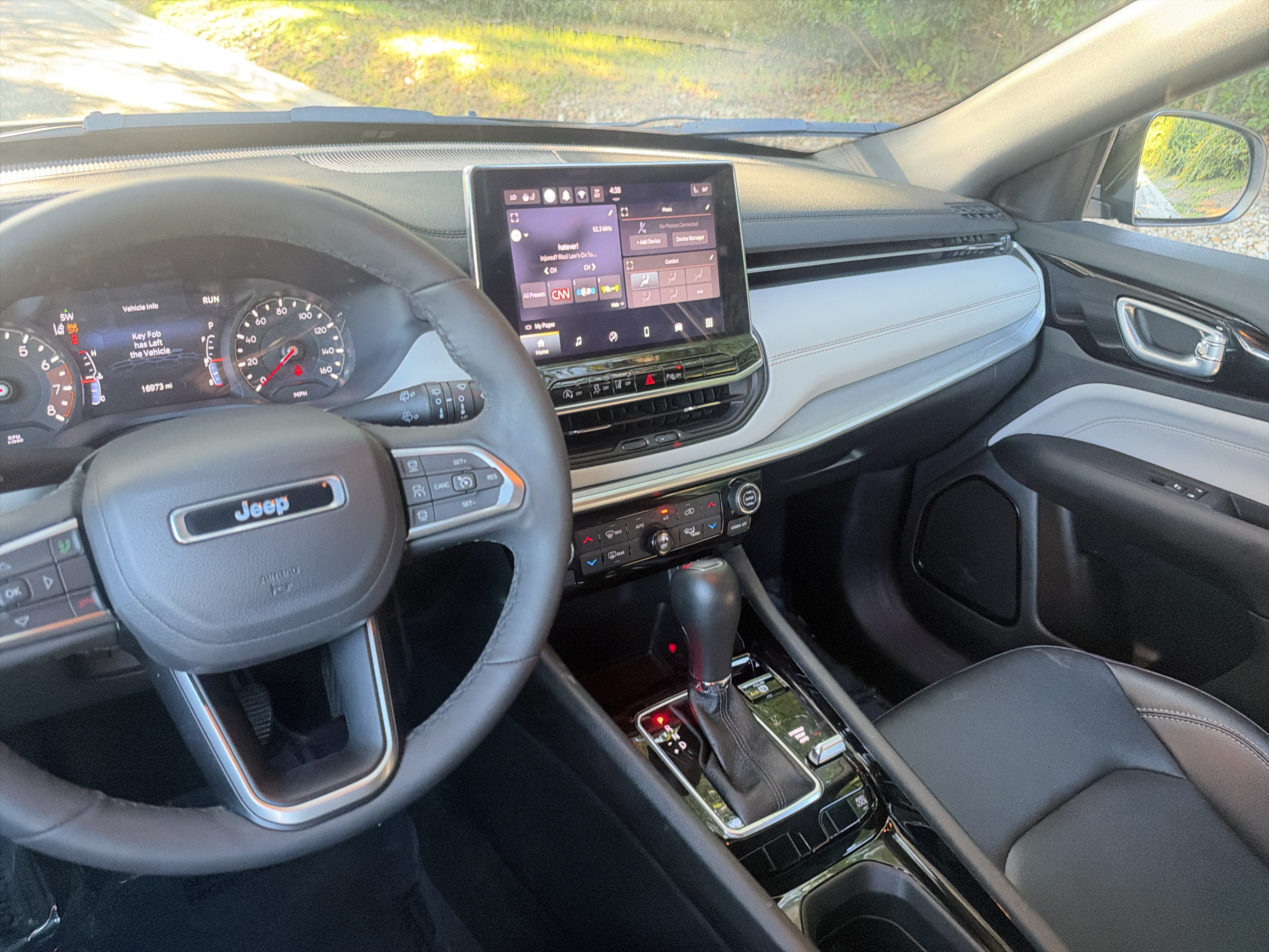 Used 2025 Jeep Compass Limited AWD/4WD image 27