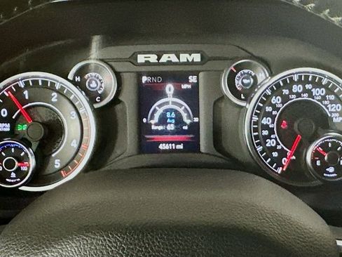 Used 2024 RAM 2500 Big Horn AWD/4WD image 2