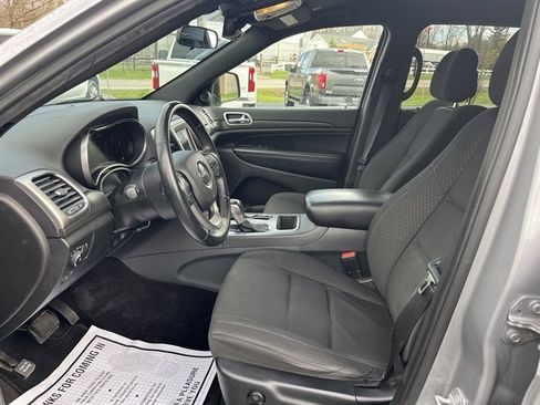 Used 2018 Jeep Grand Cherokee Laredo image 18