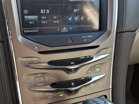 Used 2011 Lincoln MKX 2WD w/ 101A Rapid Spec Order Code image 14