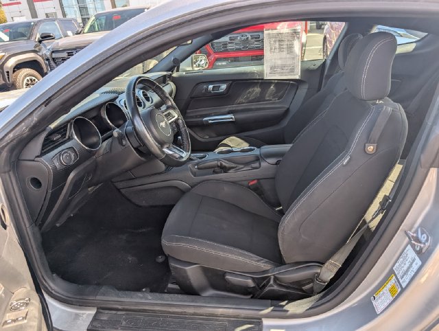 Used 2020 Ford Mustang Coupe RWD image 9