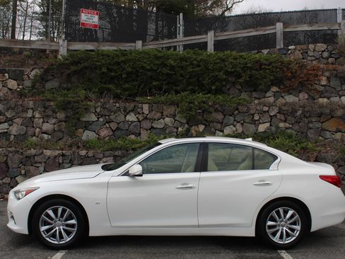 Used 2015 INFINITI Q50 Premium w/ Navigation Package AWD/4WD image 6