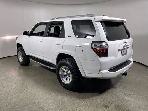 Used 2018 Toyota 4Runner 4WD image 5