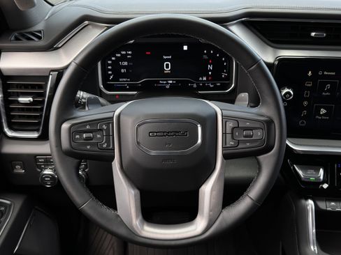 Used 2023 GMC Sierra 1500 Denali AWD/4WD image 18