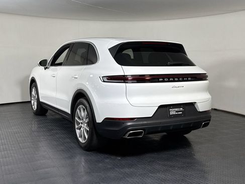 Certified 2024 Porsche Cayenne AWD/4WD image 3