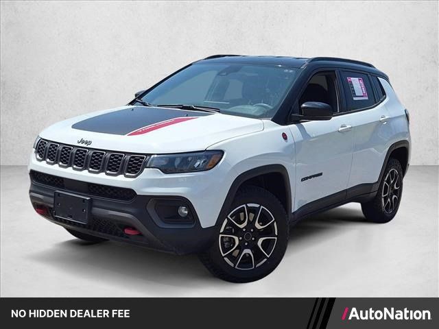 Used 2025 Jeep Compass Trailhawk w/ Trailer Tow Group AWD/4WD image 1