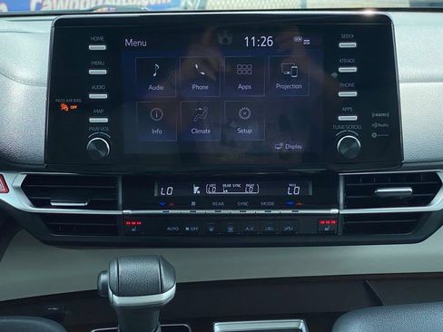 Used 2023 Toyota Sienna XLE FWD image 23