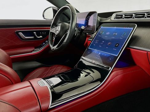 Used 2022 Mercedes-Benz S 580 4MATIC Sedan w/ AMG Line Package image 29