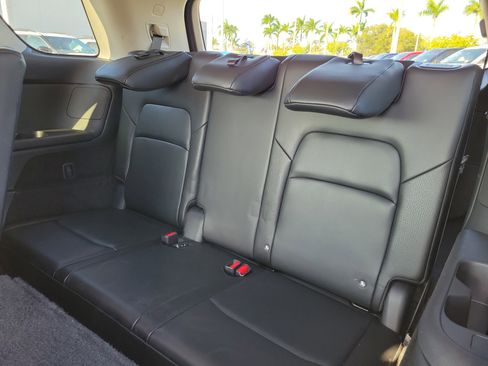 Used 2024 Nissan Pathfinder SL image 16