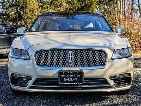 Used 2018 Lincoln Continental Reserve image 2