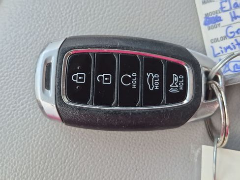 Used 2022 Hyundai Elantra Limited FWD image 35