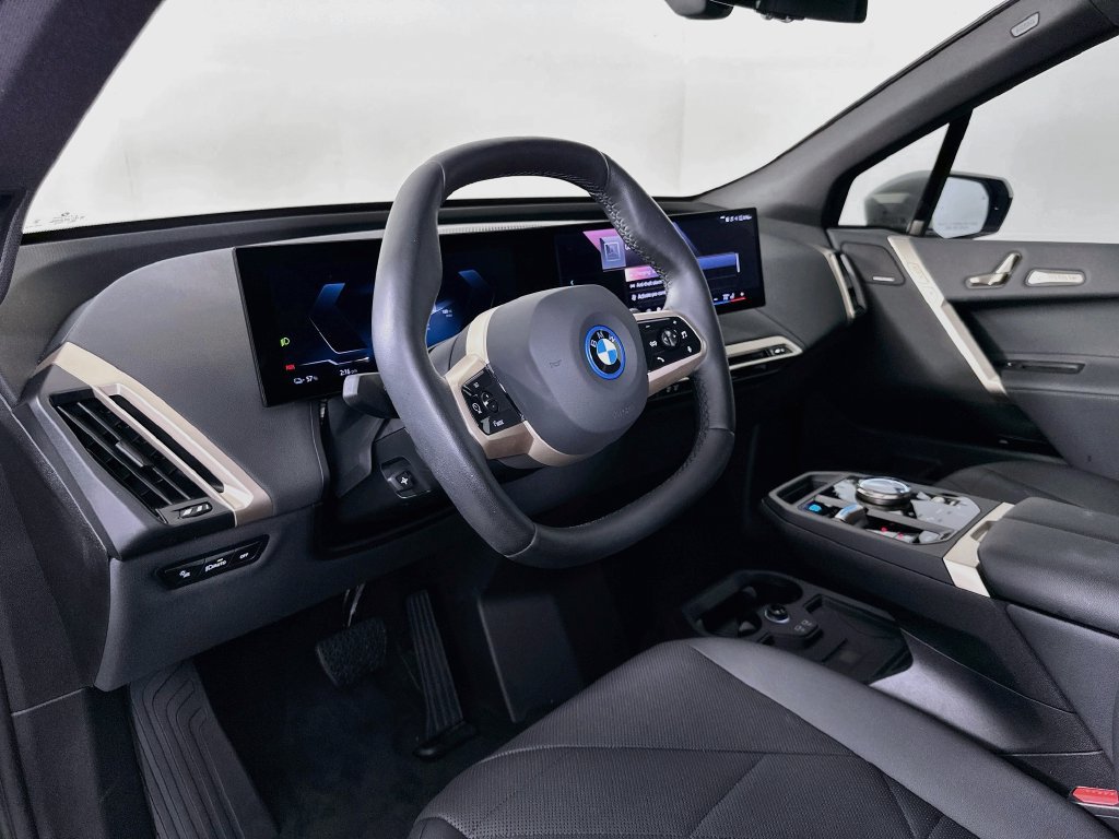 Certified 2024 BMW iX xDrive50 w/ Premium Package AWD/4WD image 9