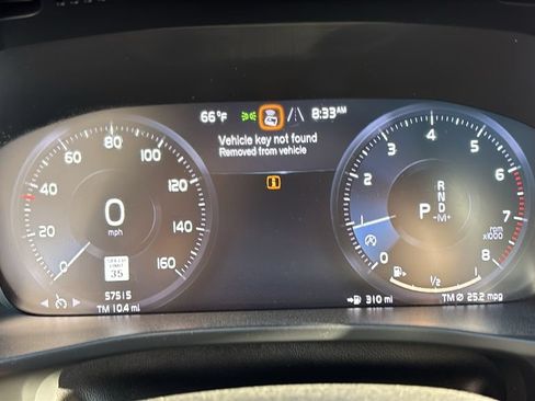 Used 2022 Volvo XC40 T5 Momentum w/ Premium Package AWD/4WD image 16
