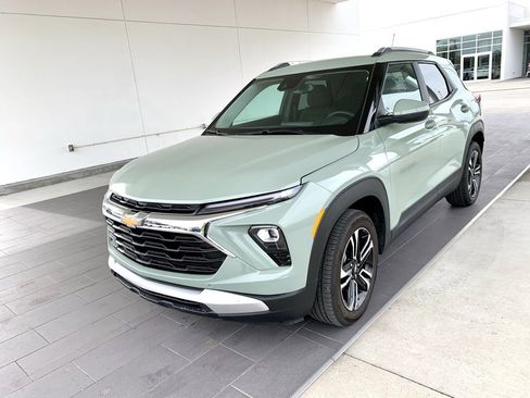 Used 2025 Chevrolet TrailBlazer LT w/ Convenience Package image 1