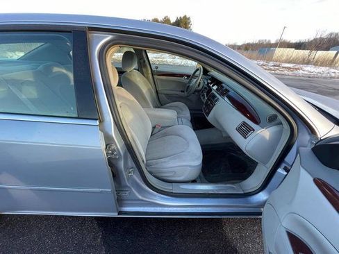 Used 2006 Buick Lucerne CX image 27