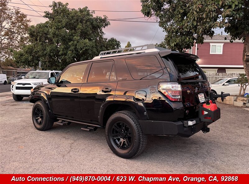 Used 2017 Toyota 4Runner SR5 AWD/4WD image 4