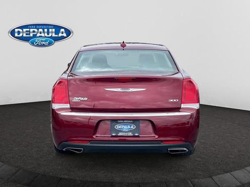 Used 2019 Chrysler 300 Touring w/ Driver Convenience Group AWD/4WD image 5