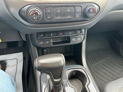 Used 2016 Chevrolet Colorado Z71 w/ Z71 Midnight Edition image 42