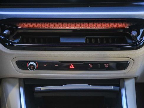 Used 2025 BMW 330i xDrive Sedan image 10