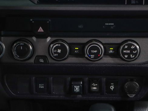 Used 2019 Toyota Tacoma TRD Sport image 22