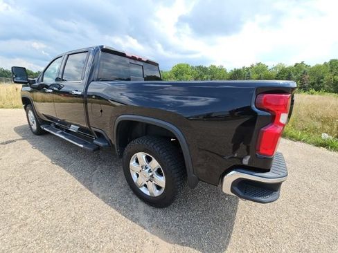 Used 2022 Chevrolet Silverado 2500 LTZ w/ LTZ Convenience Package AWD/4WD image 6