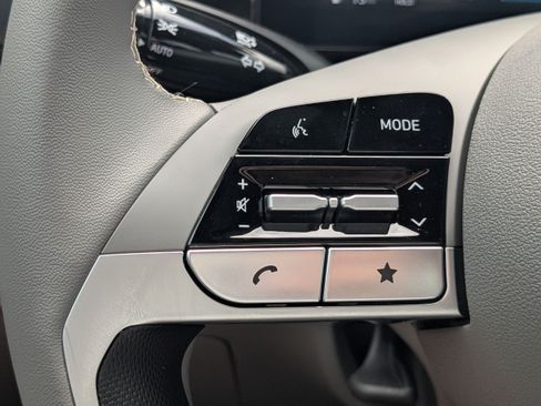 New 2026 Hyundai Elantra SEL Sport FWD image 21