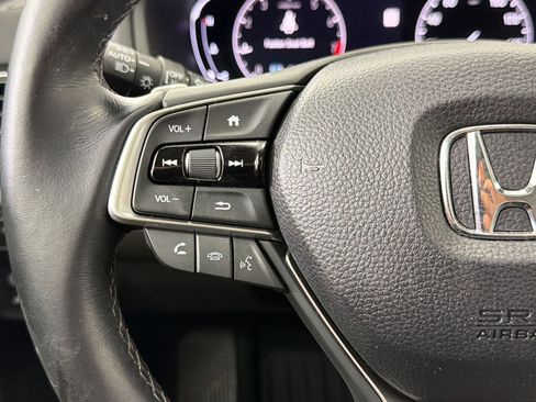 Used 2018 Honda Accord Touring image 17