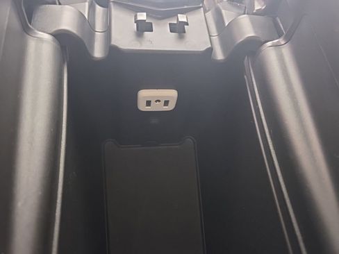 Used 2017 Buick Envision Essence w/ LPO, Cargo Package FWD image 24