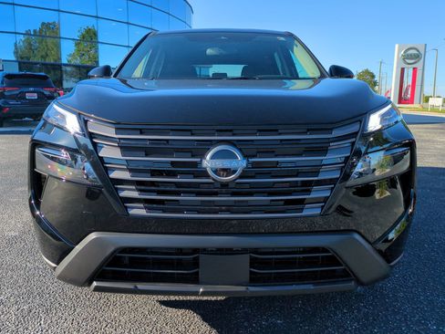 Used 2026 Nissan Rogue SV FWD image 9