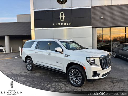 Used 2023 GMC Yukon XL Denali Ultimate image 1
