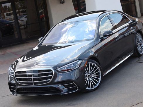 Used 2022 Mercedes-Benz S 580 4MATIC Sedan image 1