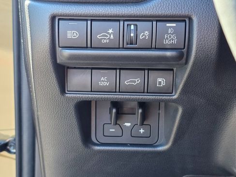 Used 2024 Toyota Land Cruiser image 43