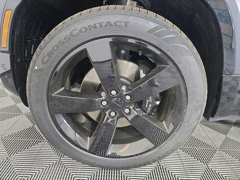 New 2026 Land Rover Defender 130 V8 AWD/4WD image 9
