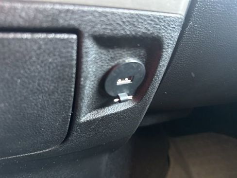 Used 2019 RAM 1500 Classic SLT image 31