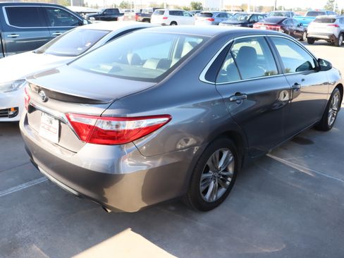 Used 2015 Toyota Camry SE image 11