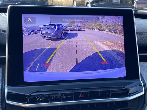 Used 2024 Jeep Compass Latitude image 26