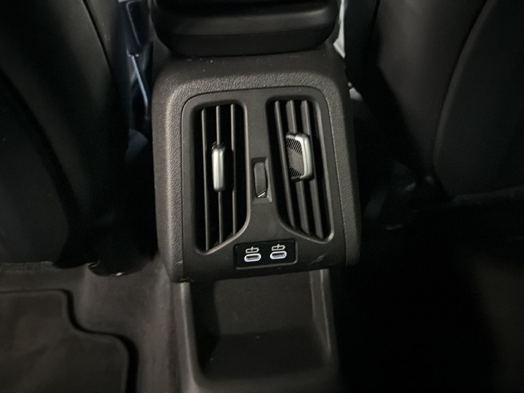 Used 2025 BMW X1 xDrive28i AWD/4WD image 17
